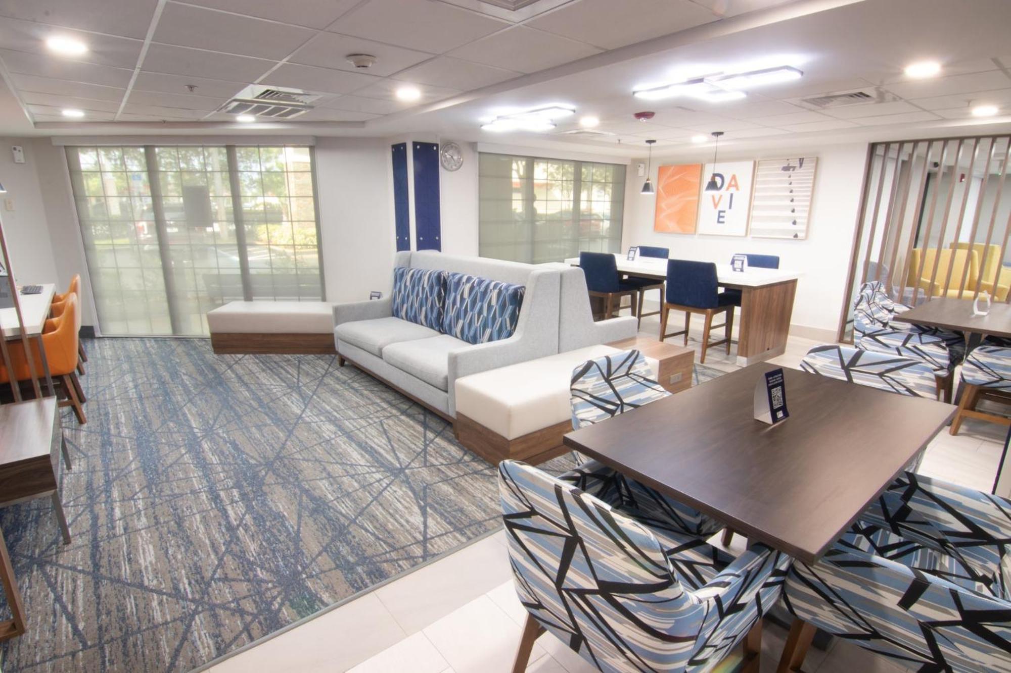 Holiday Inn Express And Suites Fort Lauderdale Airport West By Ihg Davie Ngoại thất bức ảnh