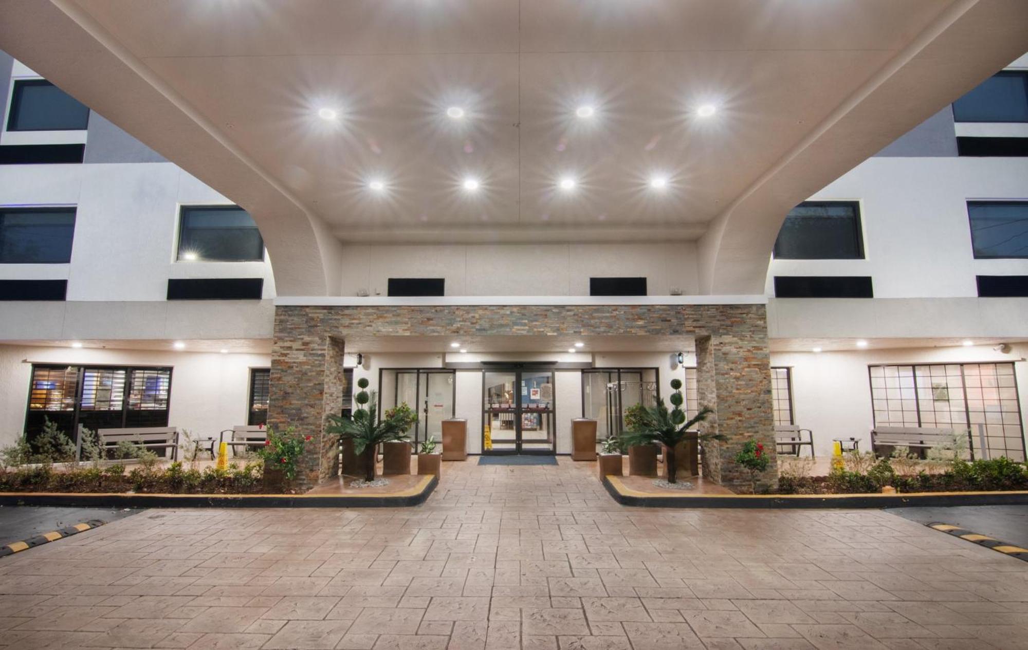 Holiday Inn Express And Suites Fort Lauderdale Airport West By Ihg Davie Ngoại thất bức ảnh
