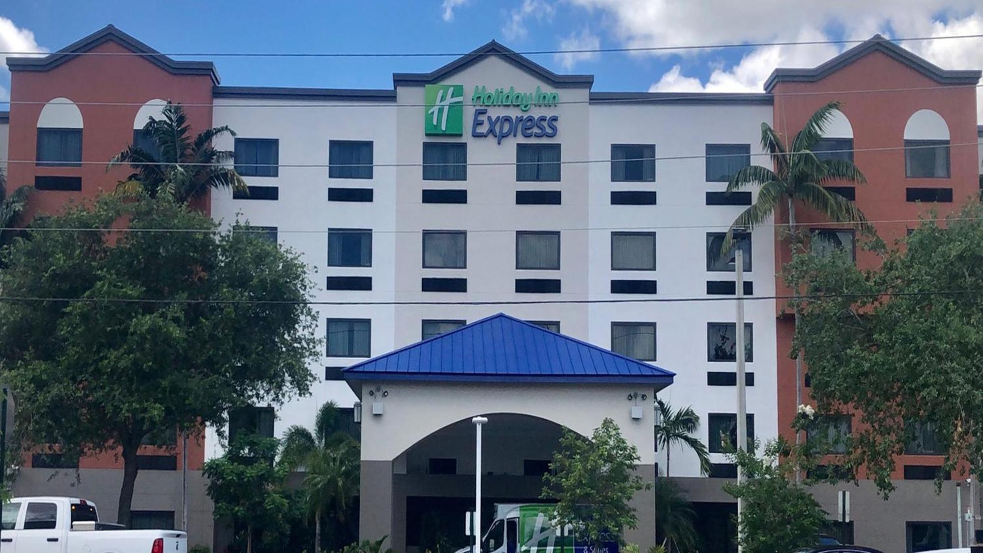 Holiday Inn Express And Suites Fort Lauderdale Airport West By Ihg Davie Ngoại thất bức ảnh