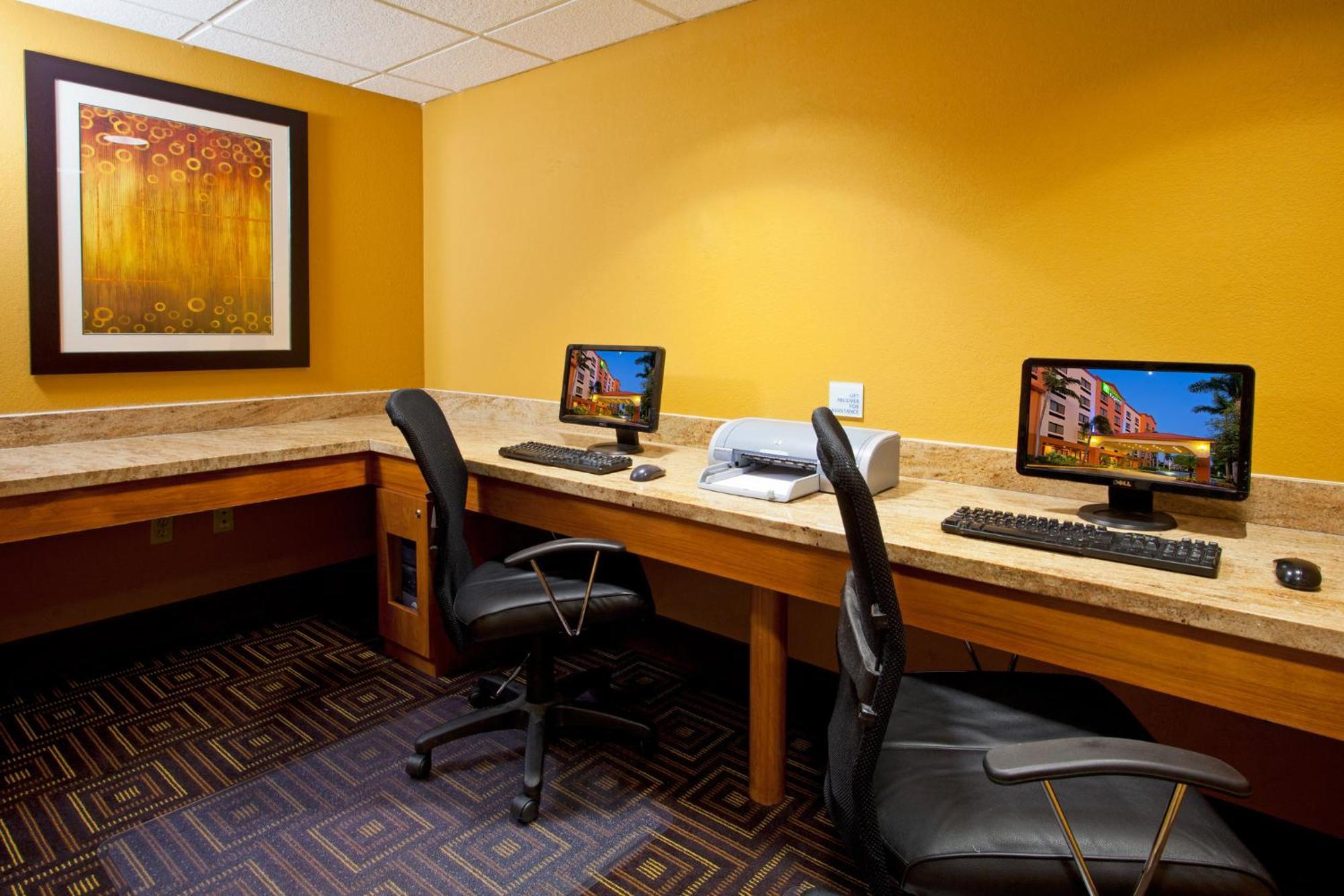 Holiday Inn Express And Suites Fort Lauderdale Airport West By Ihg Davie Ngoại thất bức ảnh